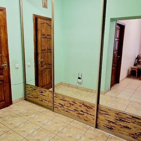 Apartment On Kravchuka, 11B Lutsʼk Dış mekan fotoğraf